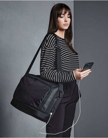 Quadra Pro-Tech Charge Messenger